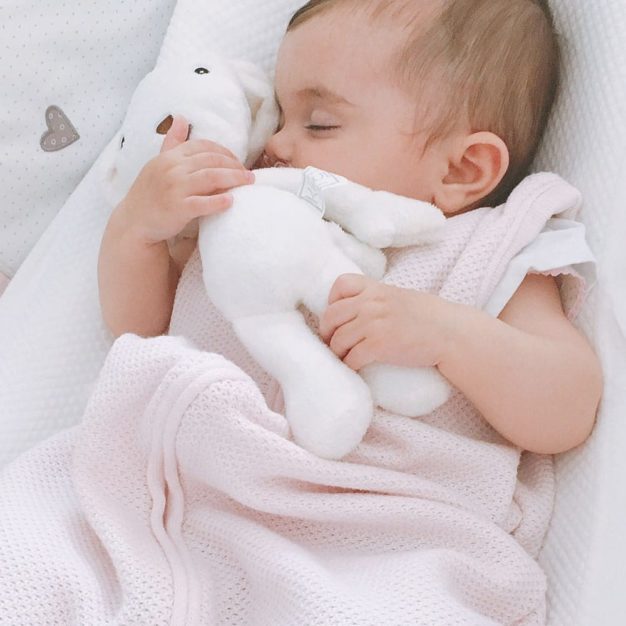 Peluche agneau - Marque française d'ours en peluche et vêtements bébé - Une collection de cadeau de naissance unique - L'Ours Kiwi